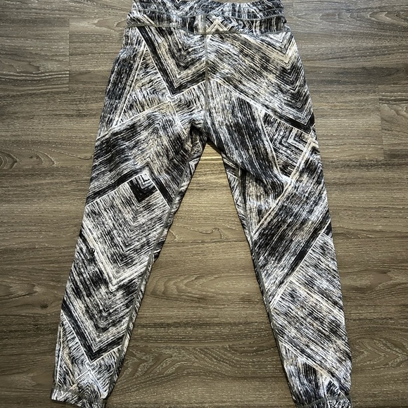 Lululemon Pants - Picture 2 of 2
